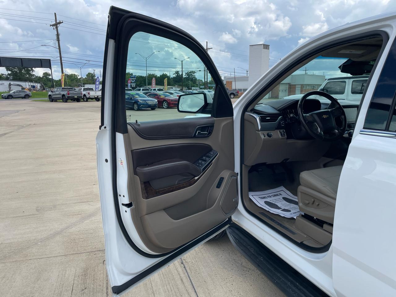 Chevrolet Suburban 2WD 4dr 1500 LT 2019