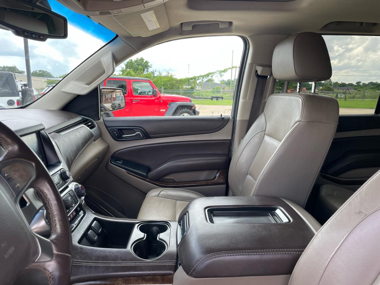 Chevrolet Suburban 2WD 4dr 1500 LT 2019