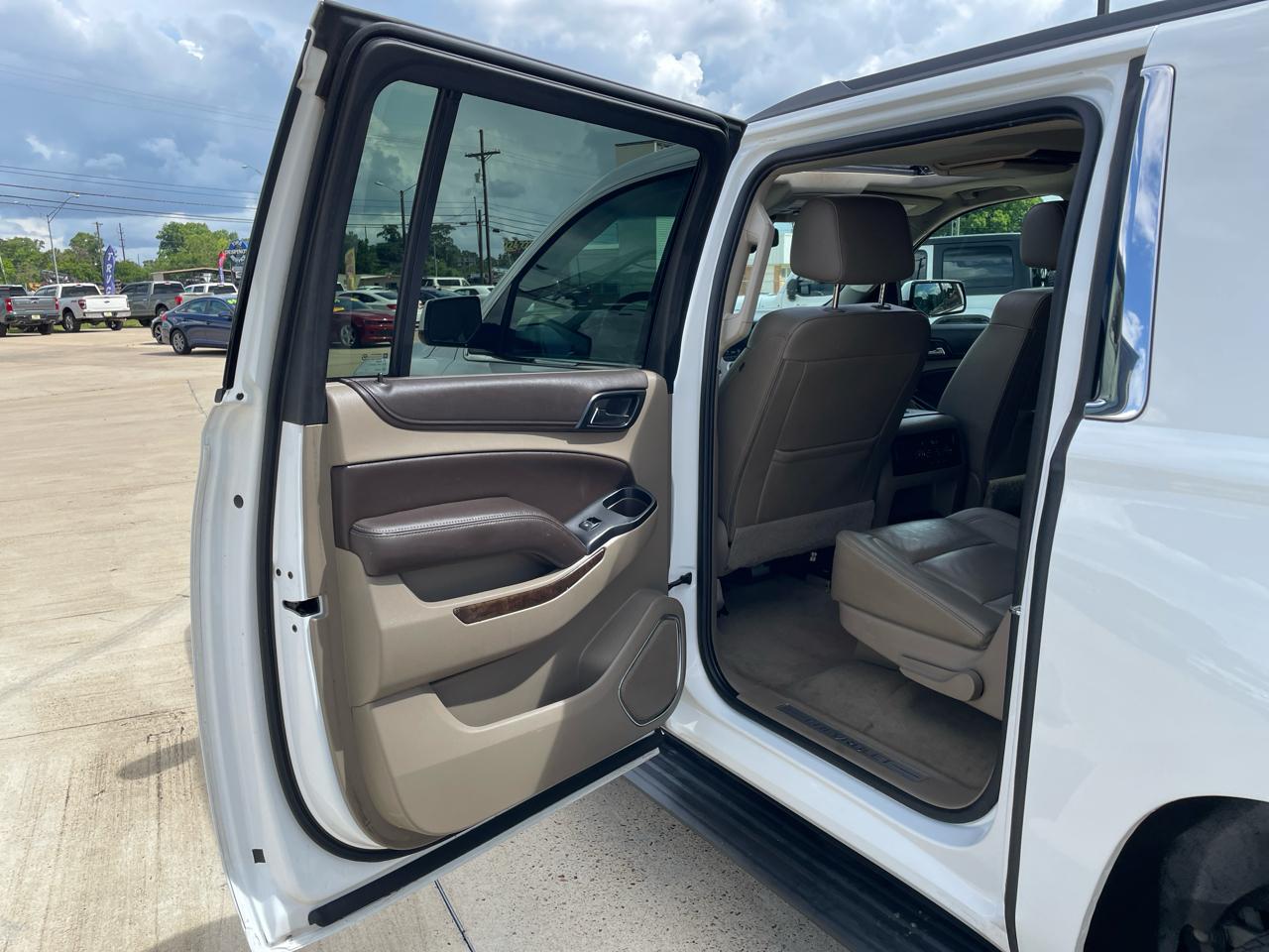 Chevrolet Suburban 2WD 4dr 1500 LT 2019