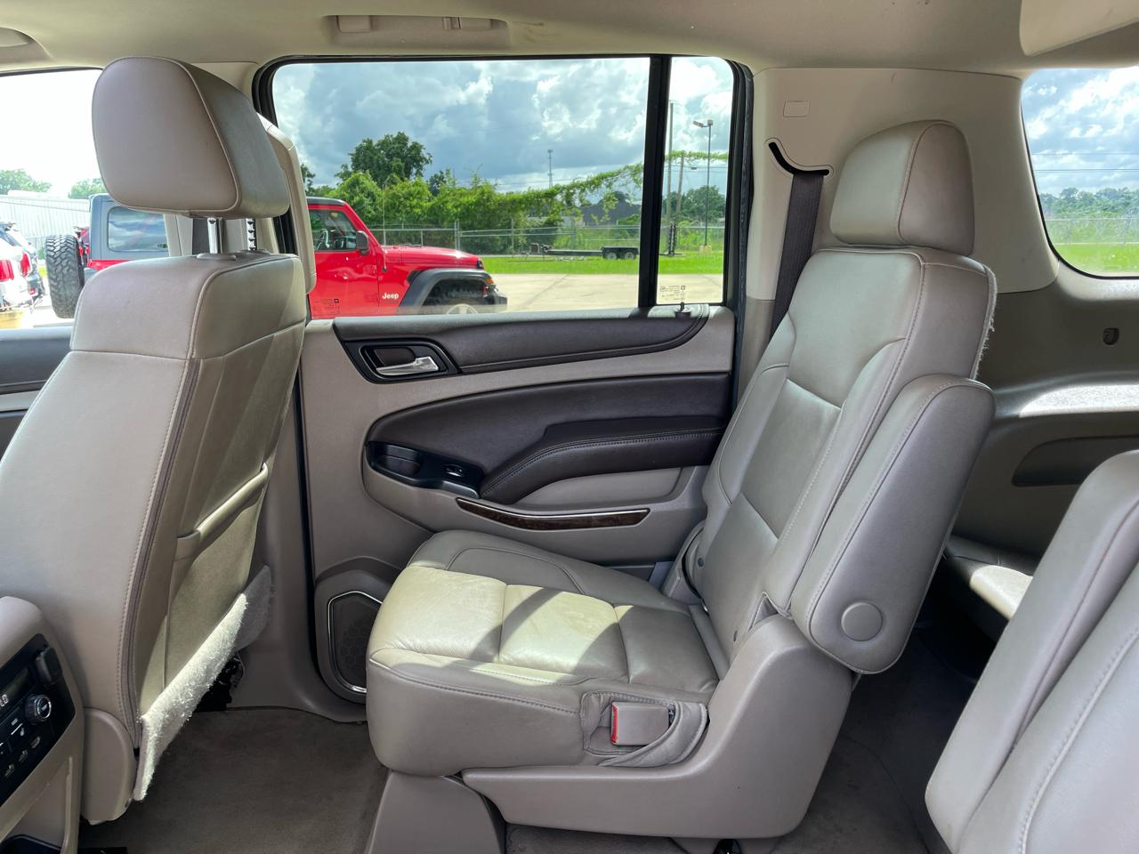 Chevrolet Suburban 2WD 4dr 1500 LT 2019