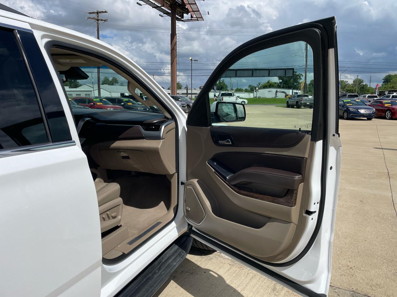 Chevrolet Suburban 2WD 4dr 1500 LT 2019