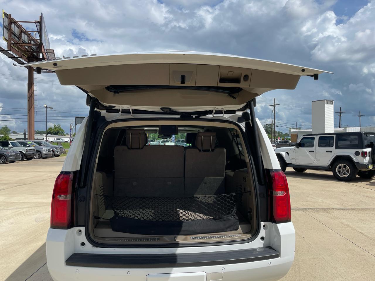 Chevrolet Suburban 2WD 4dr 1500 LT 2019