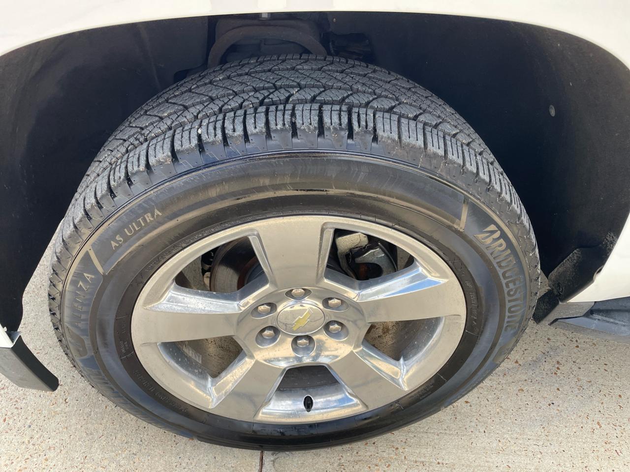 Chevrolet Suburban 2WD 4dr 1500 LT 2019
