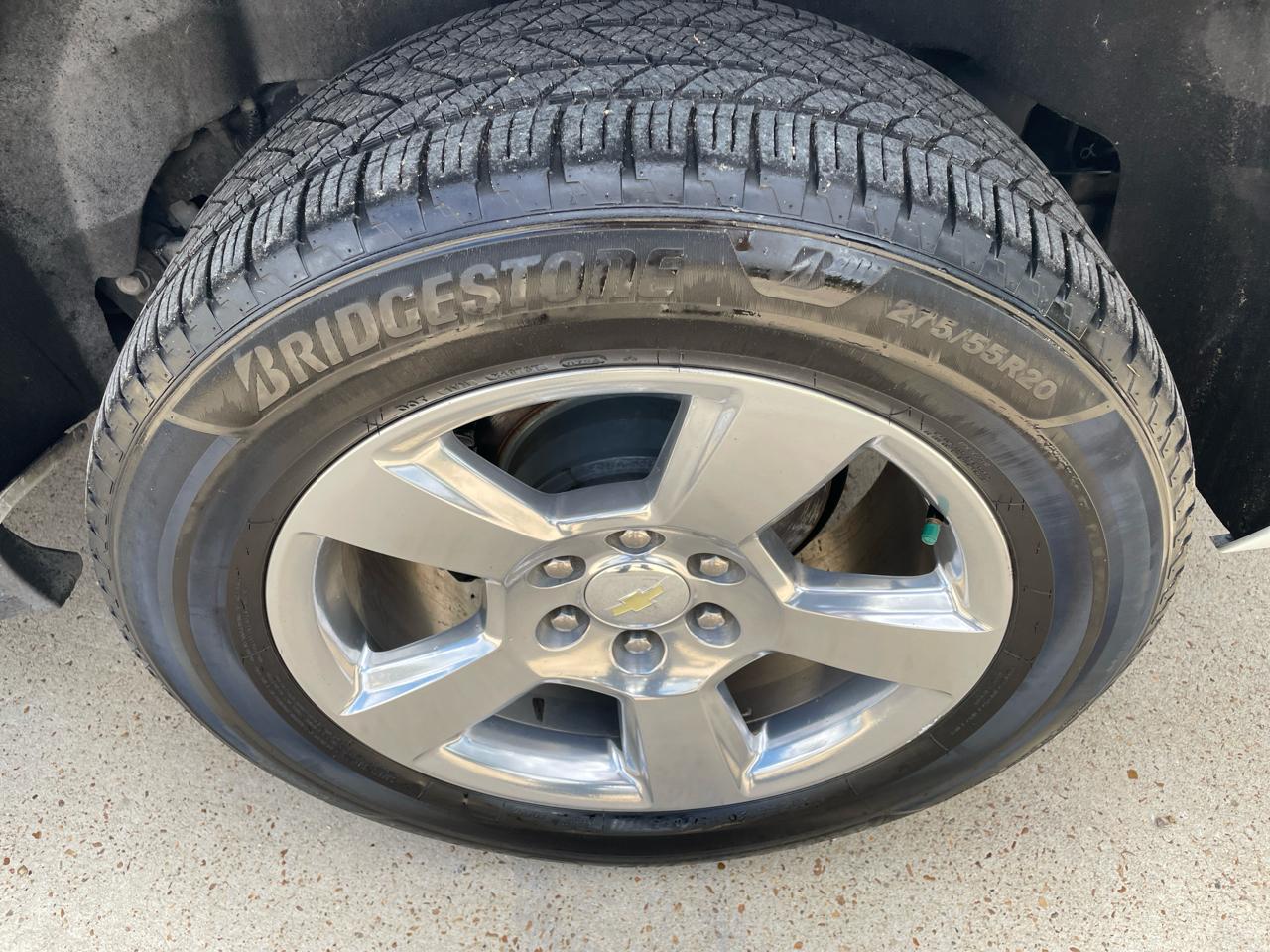 Chevrolet Suburban 2WD 4dr 1500 LT 2019