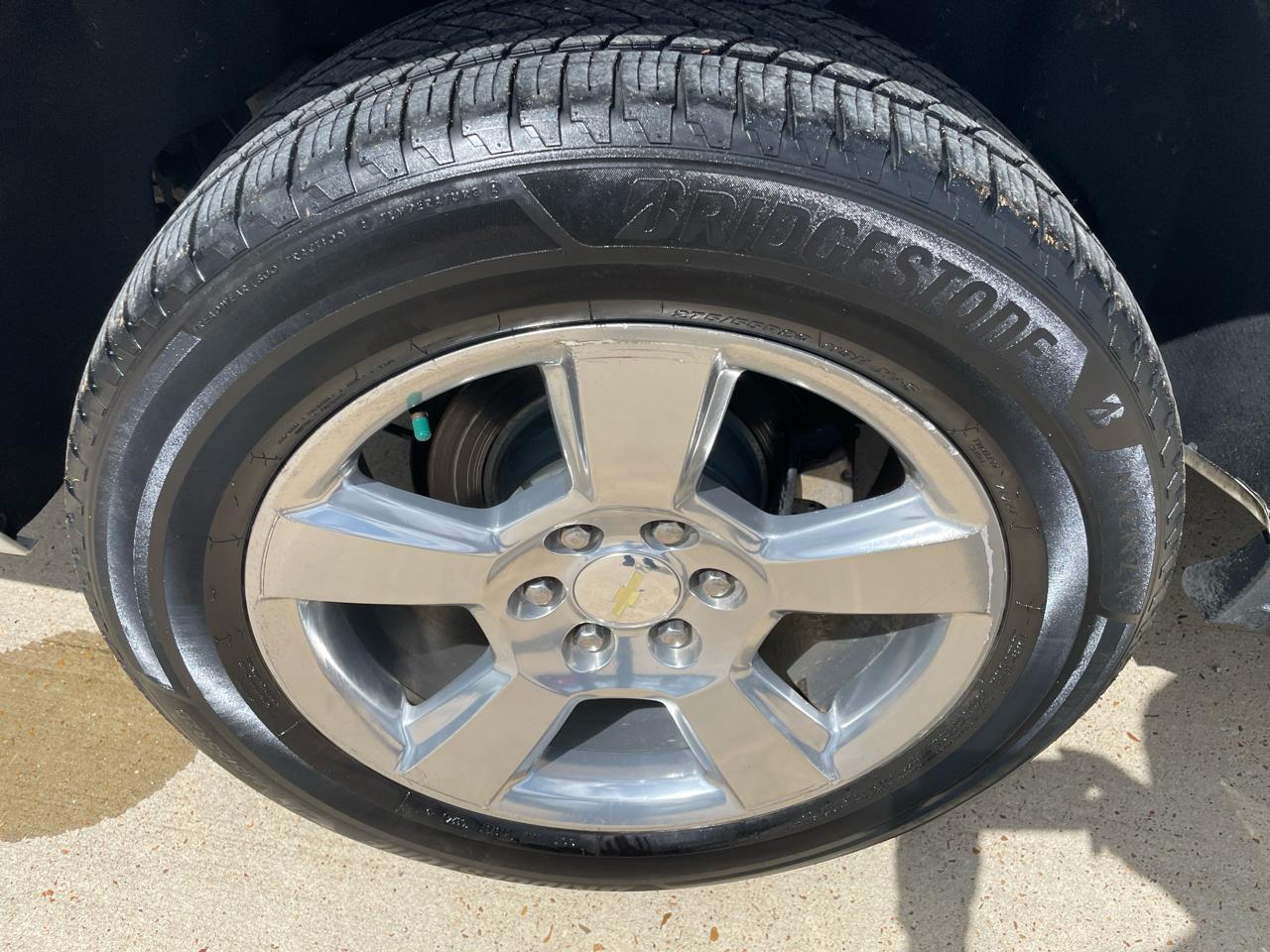 Chevrolet Suburban 2WD 4dr 1500 LT 2019