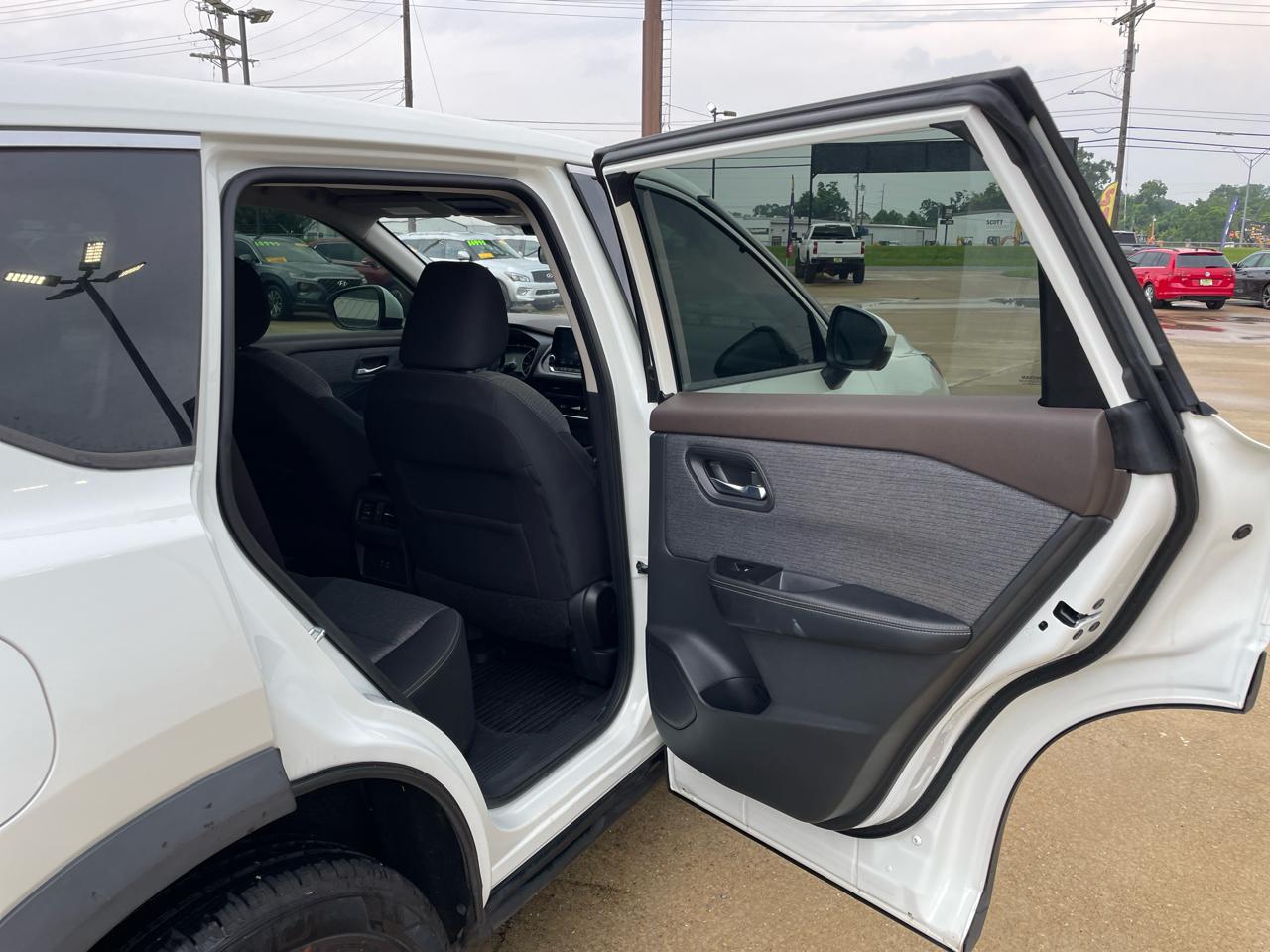 Nissan Rogue FWD SV 2021