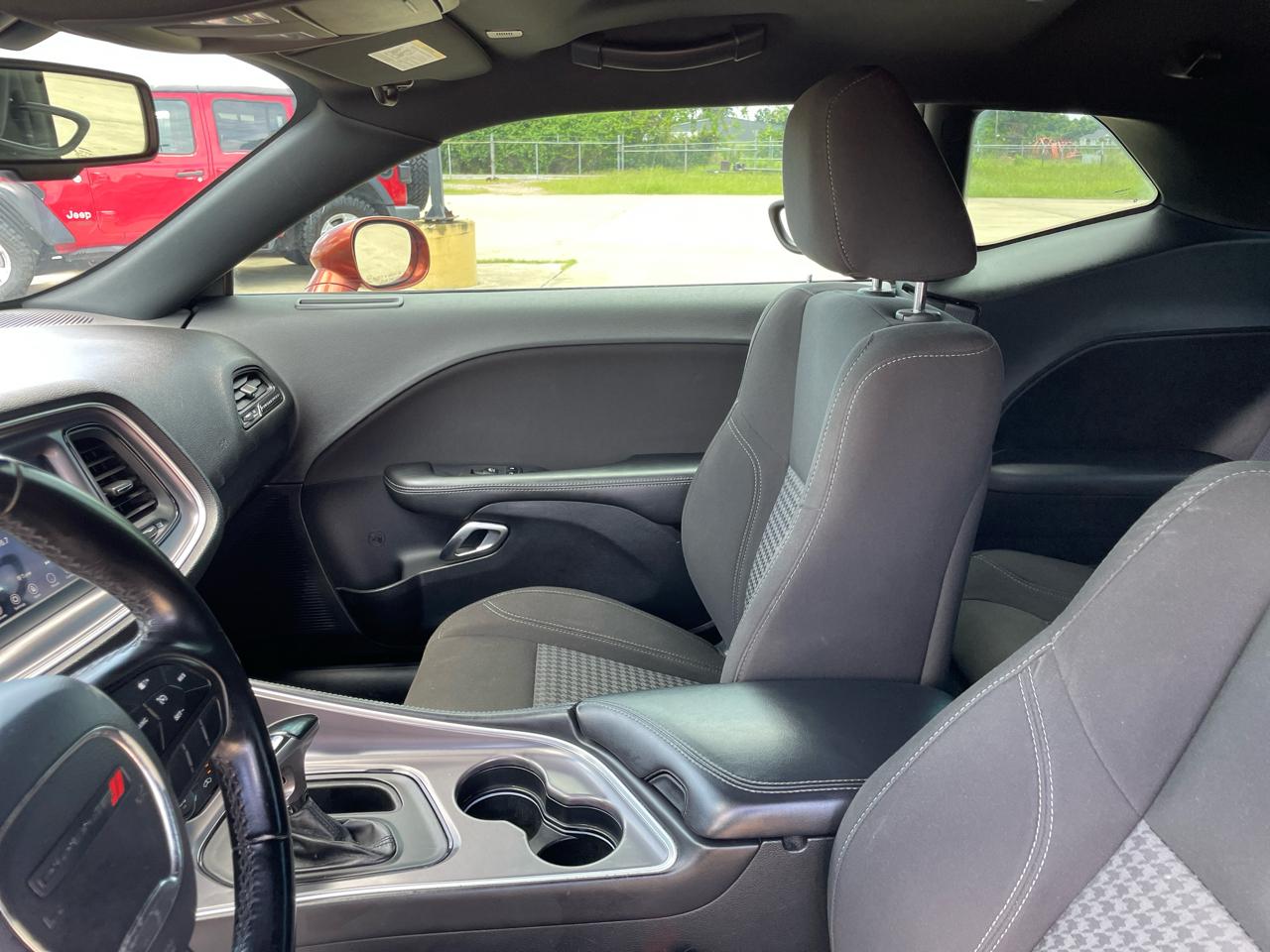 Dodge Challenger SXT RWD 2020