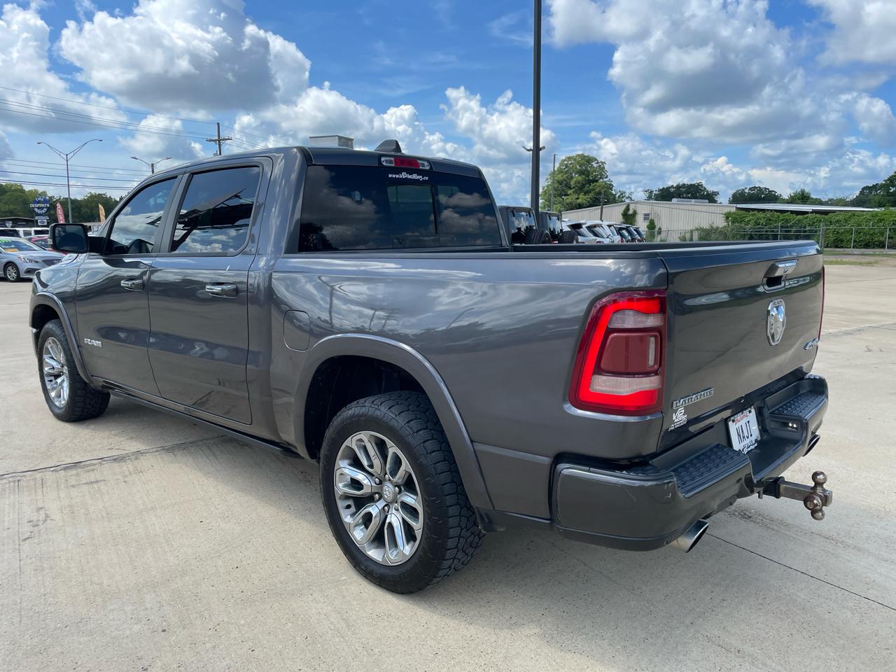 RAM 1500 Laramie 4x4 Crew Cab 5'7" Box 2021