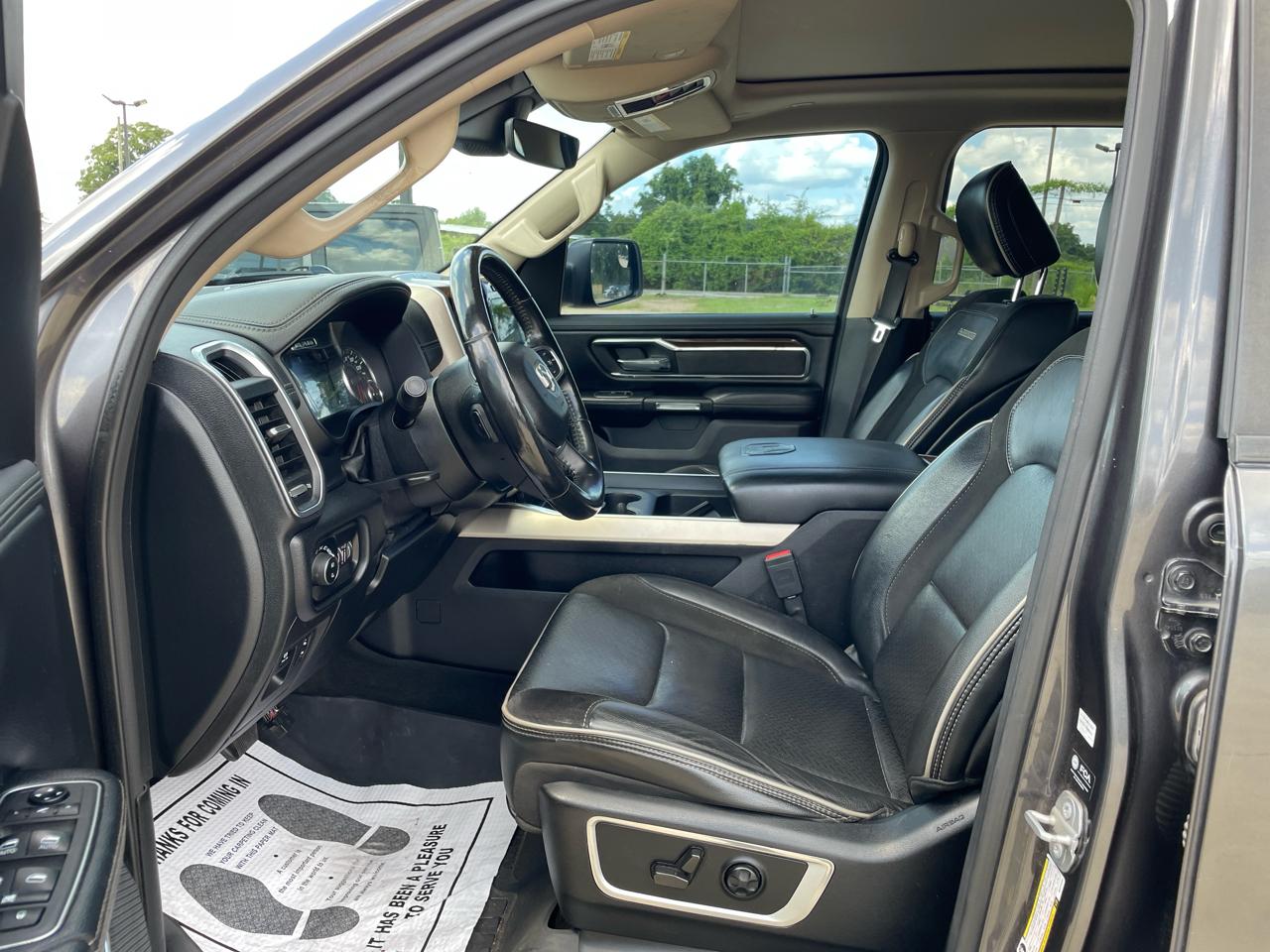 RAM 1500 Laramie 4x4 Crew Cab 5'7" Box 2021