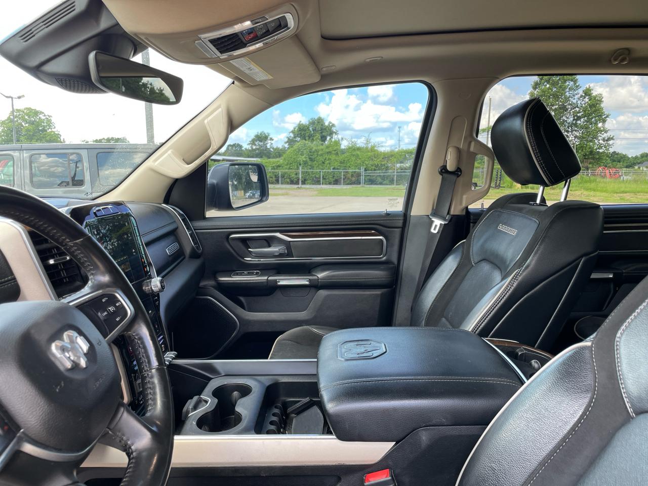 RAM 1500 Laramie 4x4 Crew Cab 5'7" Box 2021