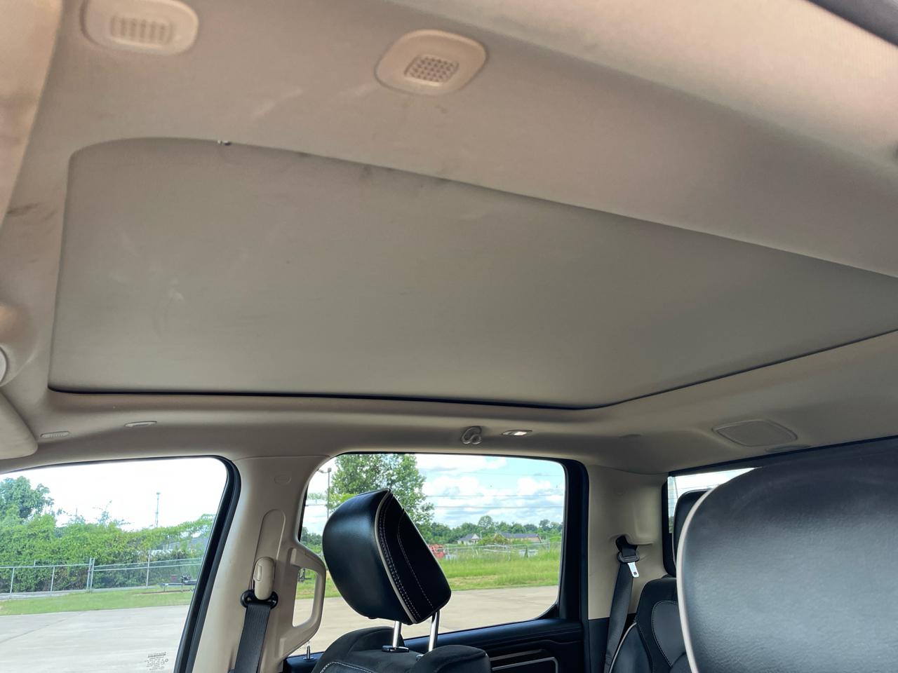 RAM 1500 Laramie 4x4 Crew Cab 5'7" Box 2021