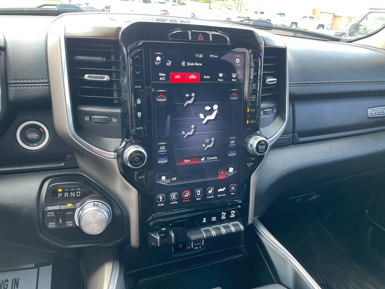 RAM 1500 Laramie 4x4 Crew Cab 5'7" Box 2021