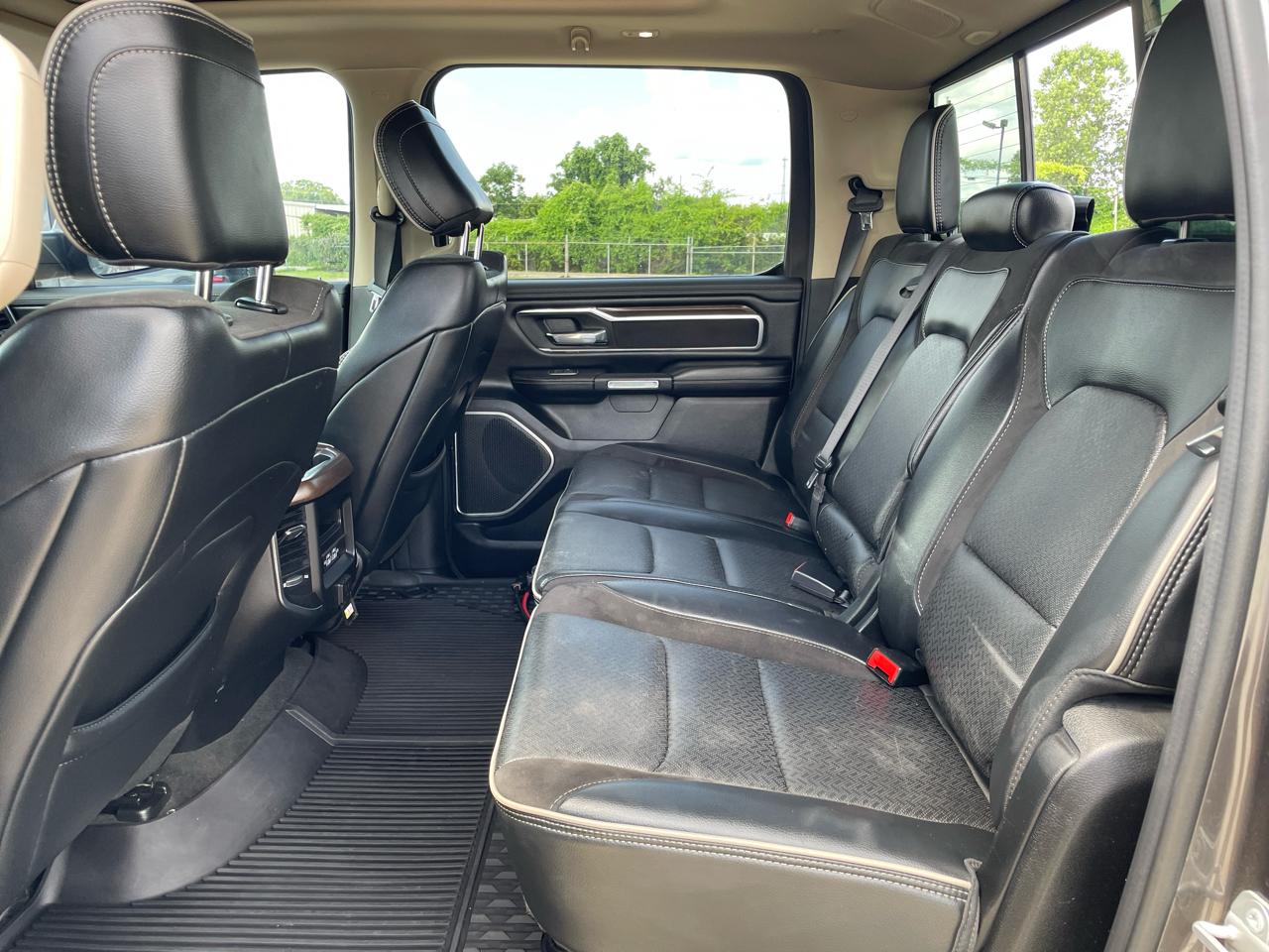 RAM 1500 Laramie 4x4 Crew Cab 5'7" Box 2021