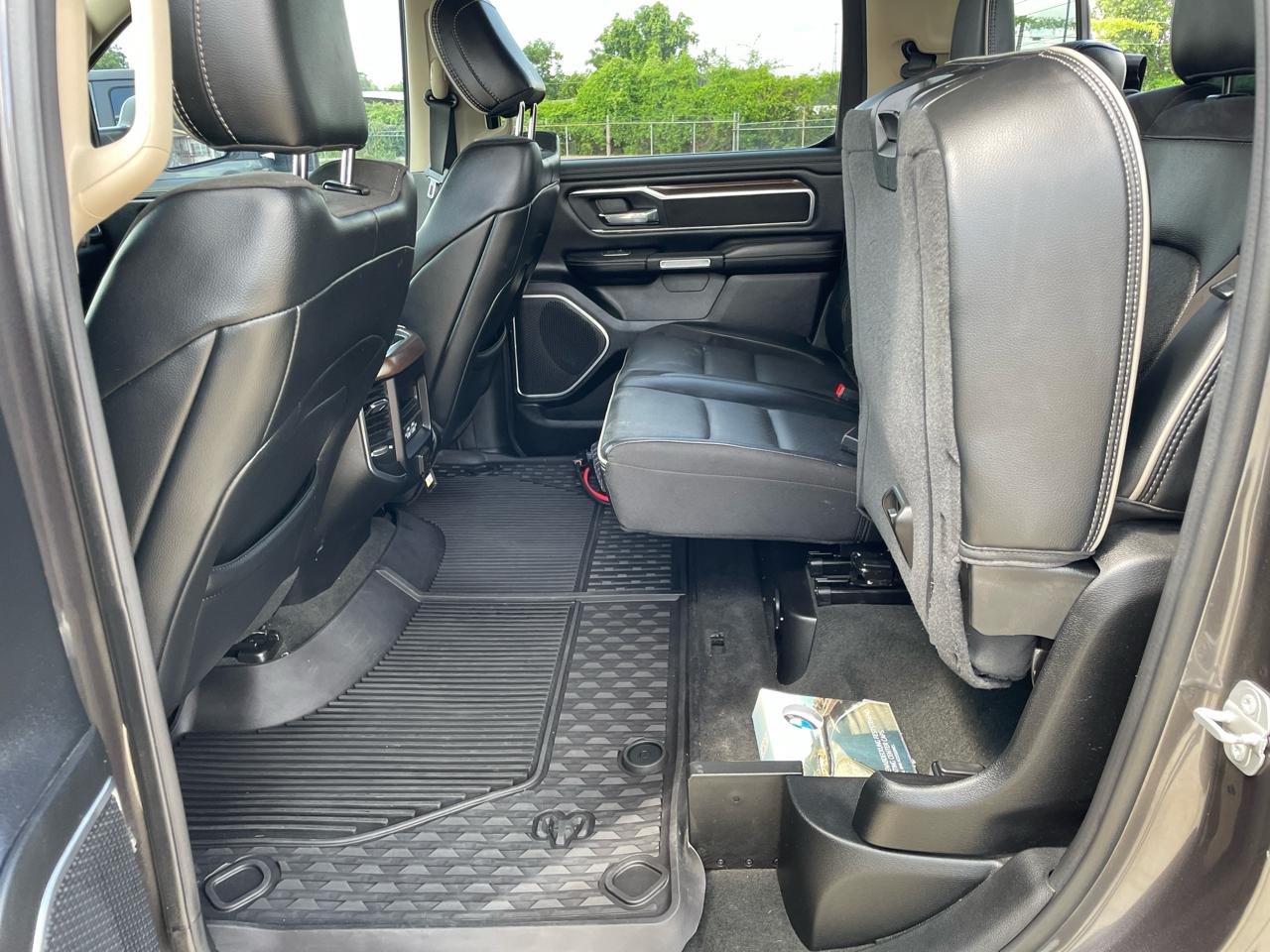 RAM 1500 Laramie 4x4 Crew Cab 5'7" Box 2021