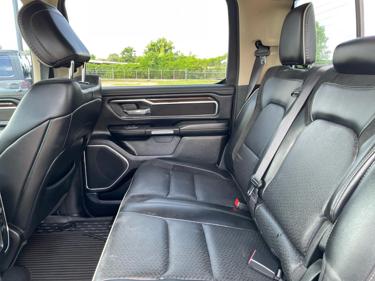 RAM 1500 Laramie 4x4 Crew Cab 5'7" Box 2021