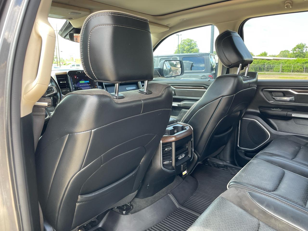 RAM 1500 Laramie 4x4 Crew Cab 5'7" Box 2021