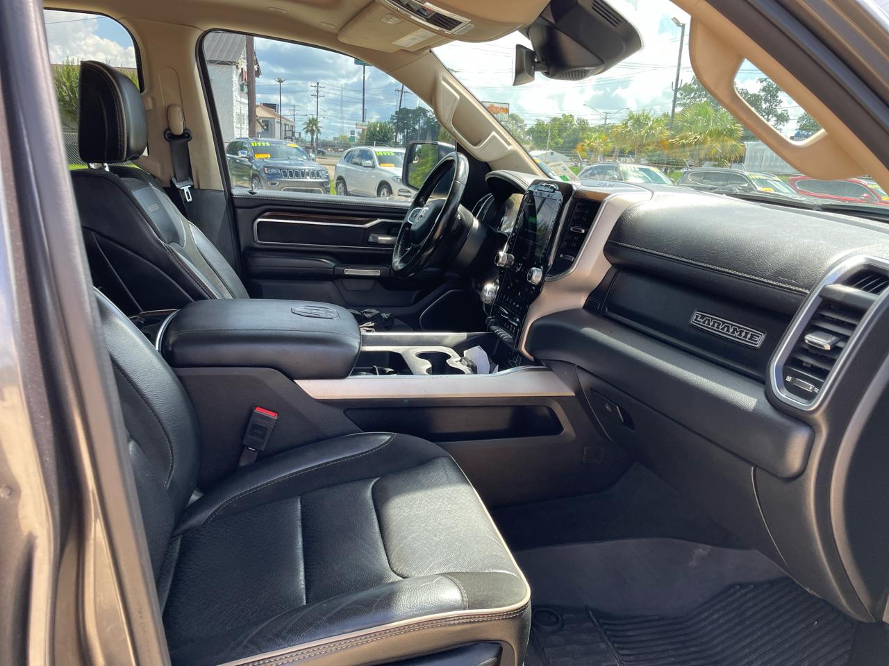 RAM 1500 Laramie 4x4 Crew Cab 5'7" Box 2021
