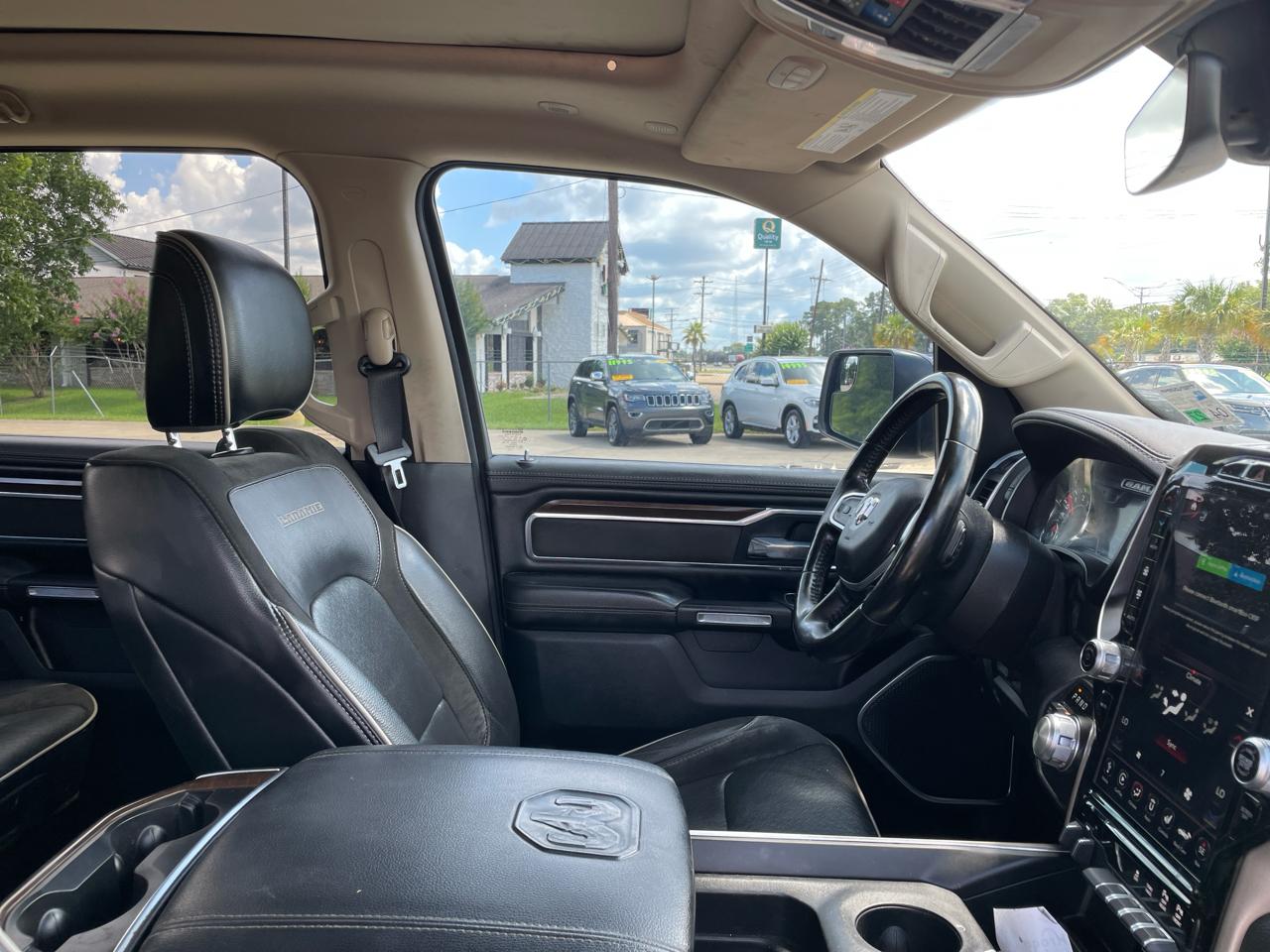 RAM 1500 Laramie 4x4 Crew Cab 5'7" Box 2021