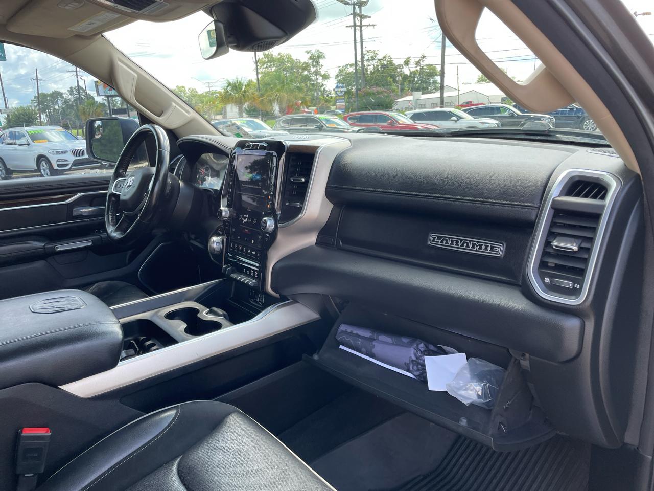 RAM 1500 Laramie 4x4 Crew Cab 5'7" Box 2021