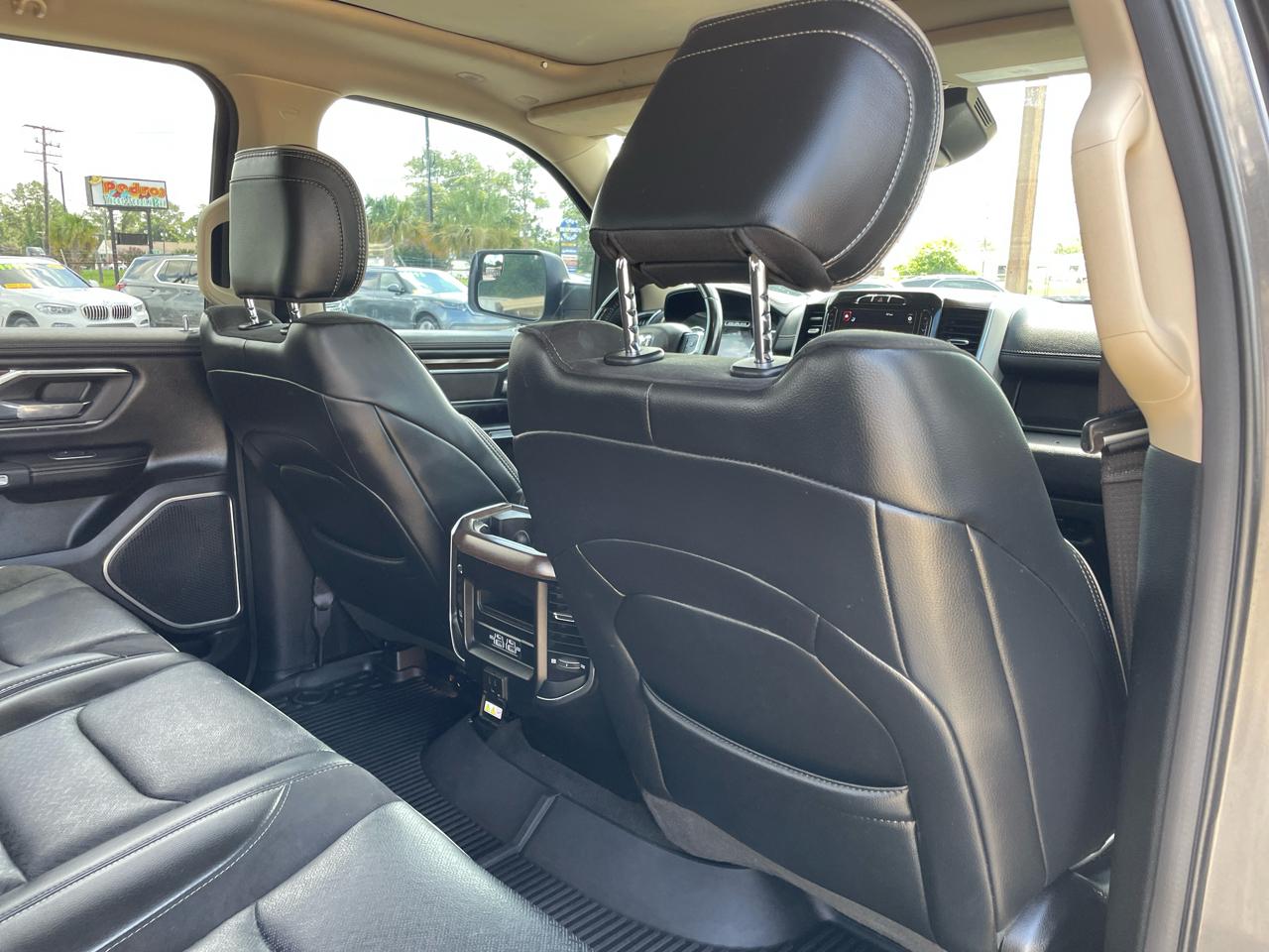 RAM 1500 Laramie 4x4 Crew Cab 5'7" Box 2021