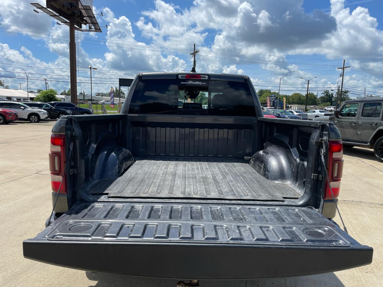 RAM 1500 Laramie 4x4 Crew Cab 5'7" Box 2021