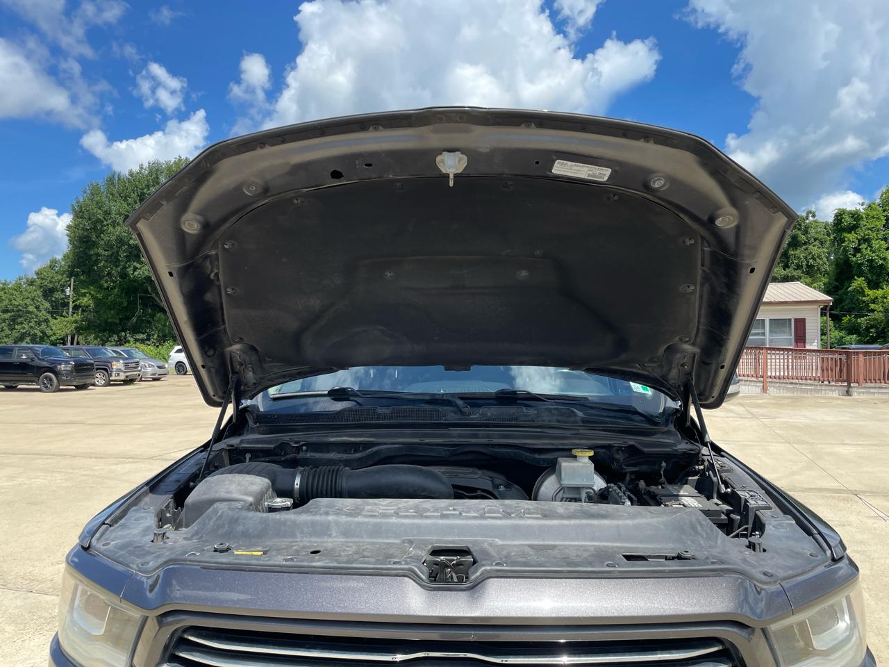 RAM 1500 Laramie 4x4 Crew Cab 5'7" Box 2021