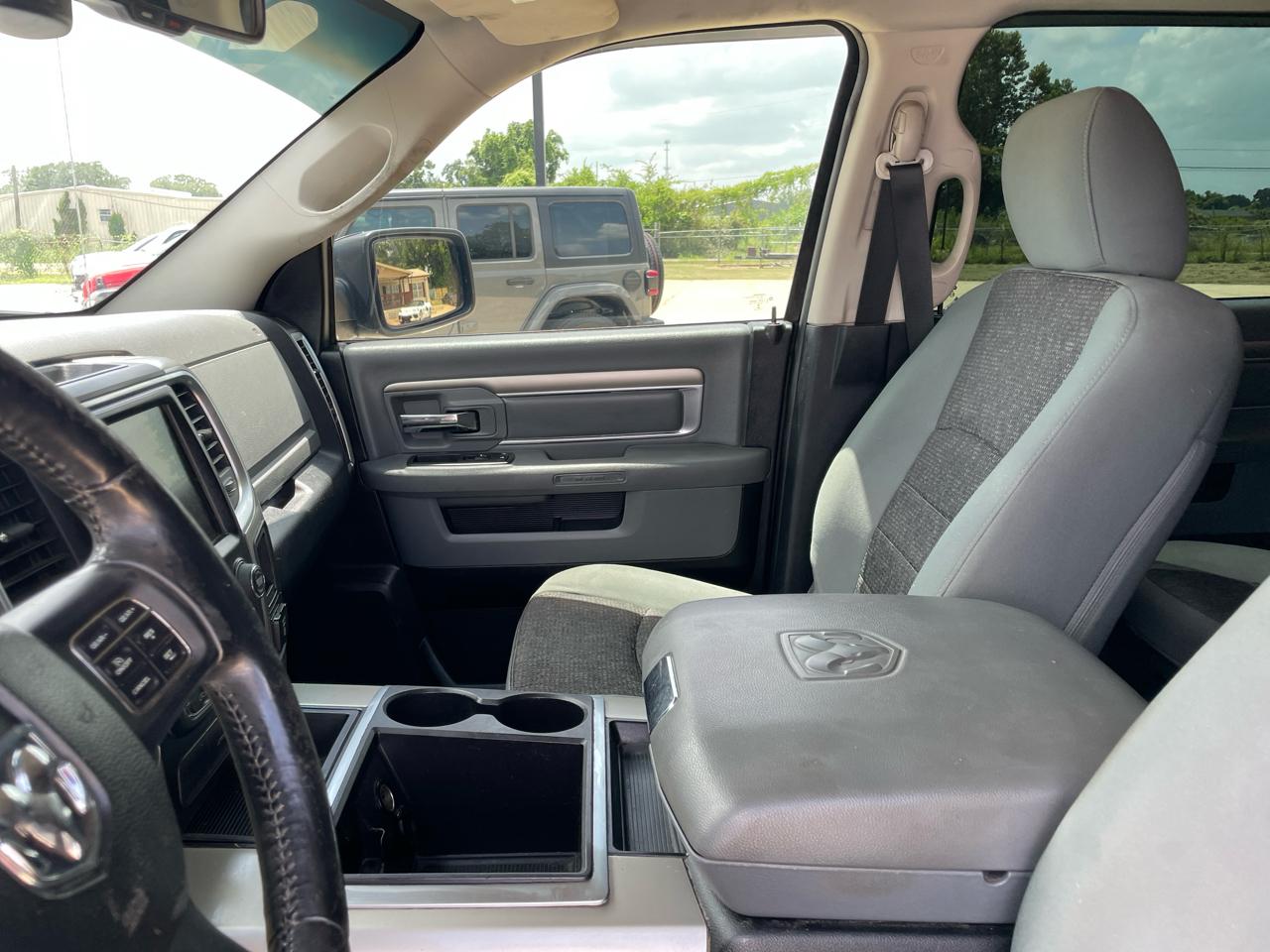 RAM 1500 2WD Crew Cab 140.5" Lone Star 2014