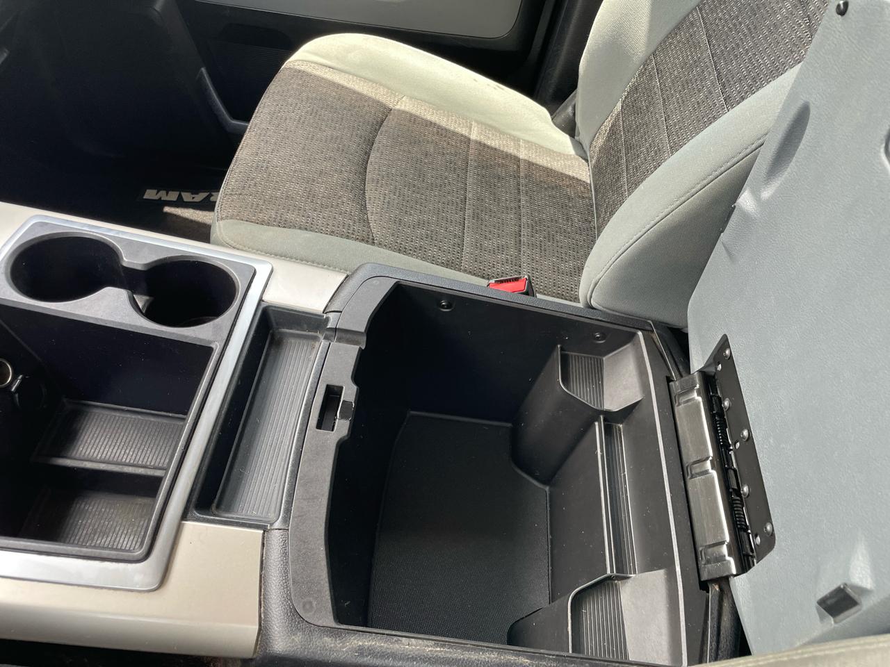 RAM 1500 2WD Crew Cab 140.5" Lone Star 2014