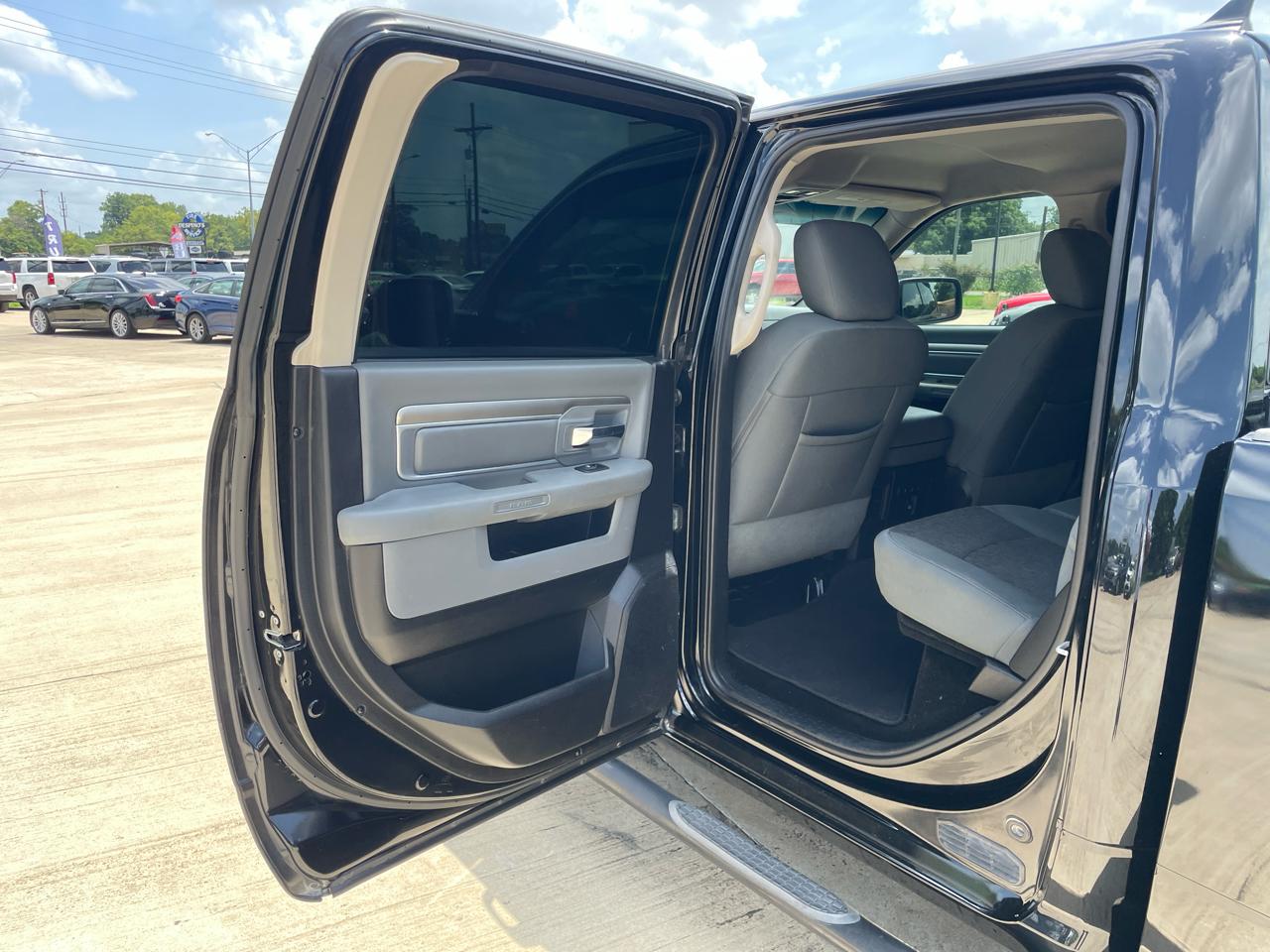 RAM 1500 2WD Crew Cab 140.5" Lone Star 2014