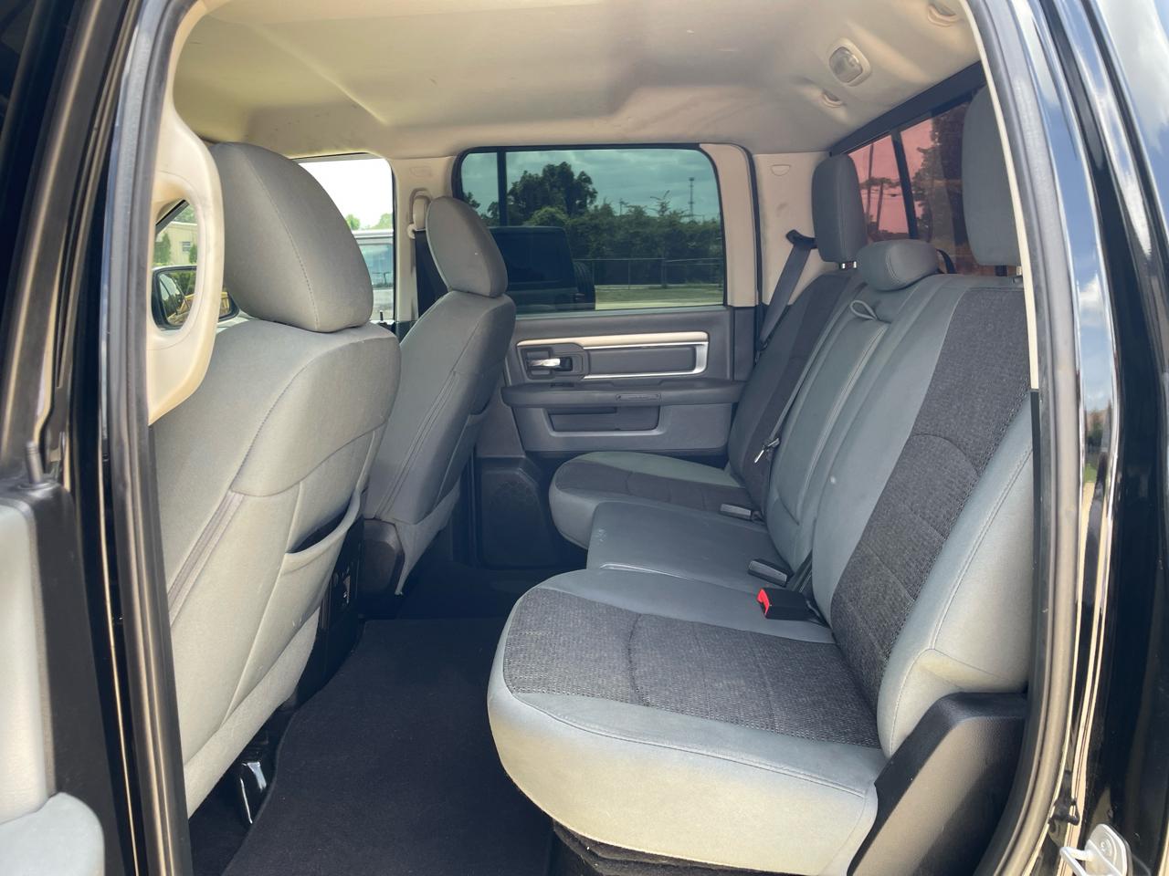 RAM 1500 2WD Crew Cab 140.5" Lone Star 2014