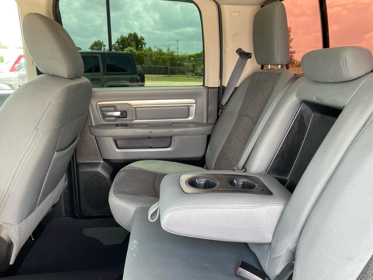RAM 1500 2WD Crew Cab 140.5" Lone Star 2014