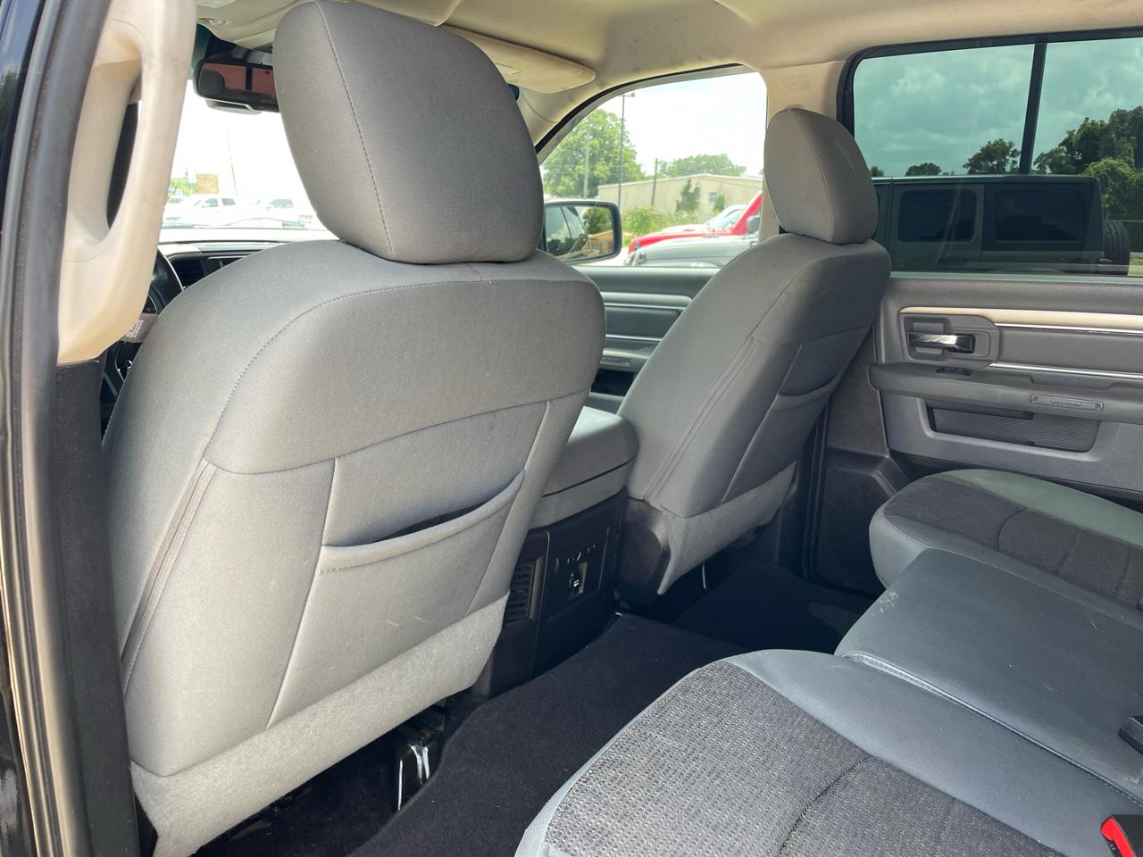 RAM 1500 2WD Crew Cab 140.5" Lone Star 2014