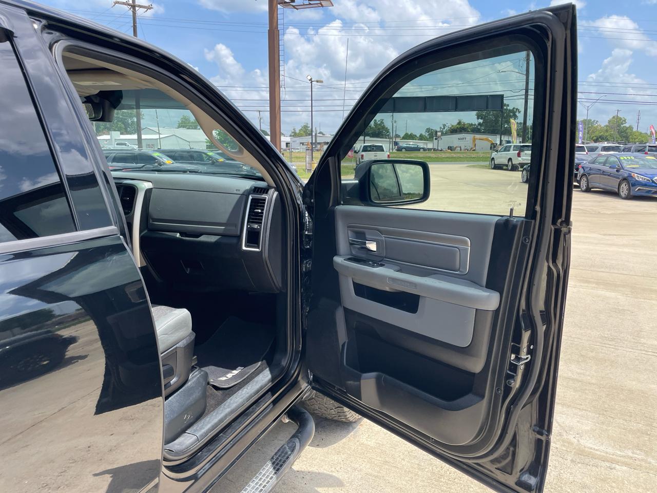 RAM 1500 2WD Crew Cab 140.5" Lone Star 2014