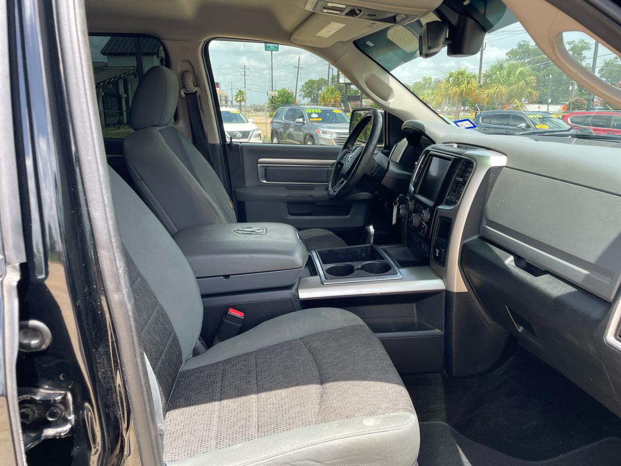 RAM 1500 2WD Crew Cab 140.5" Lone Star 2014