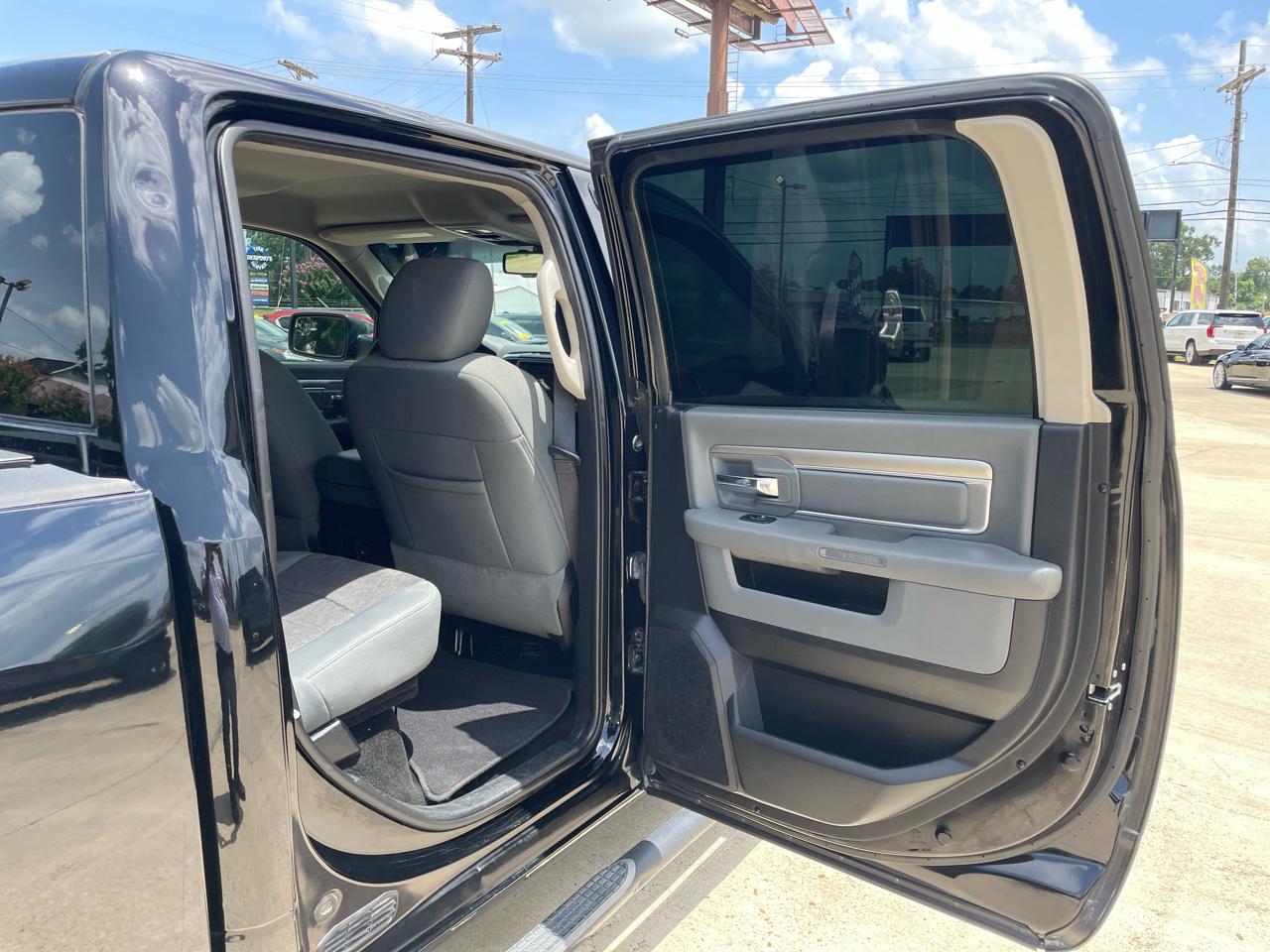 RAM 1500 2WD Crew Cab 140.5" Lone Star 2014