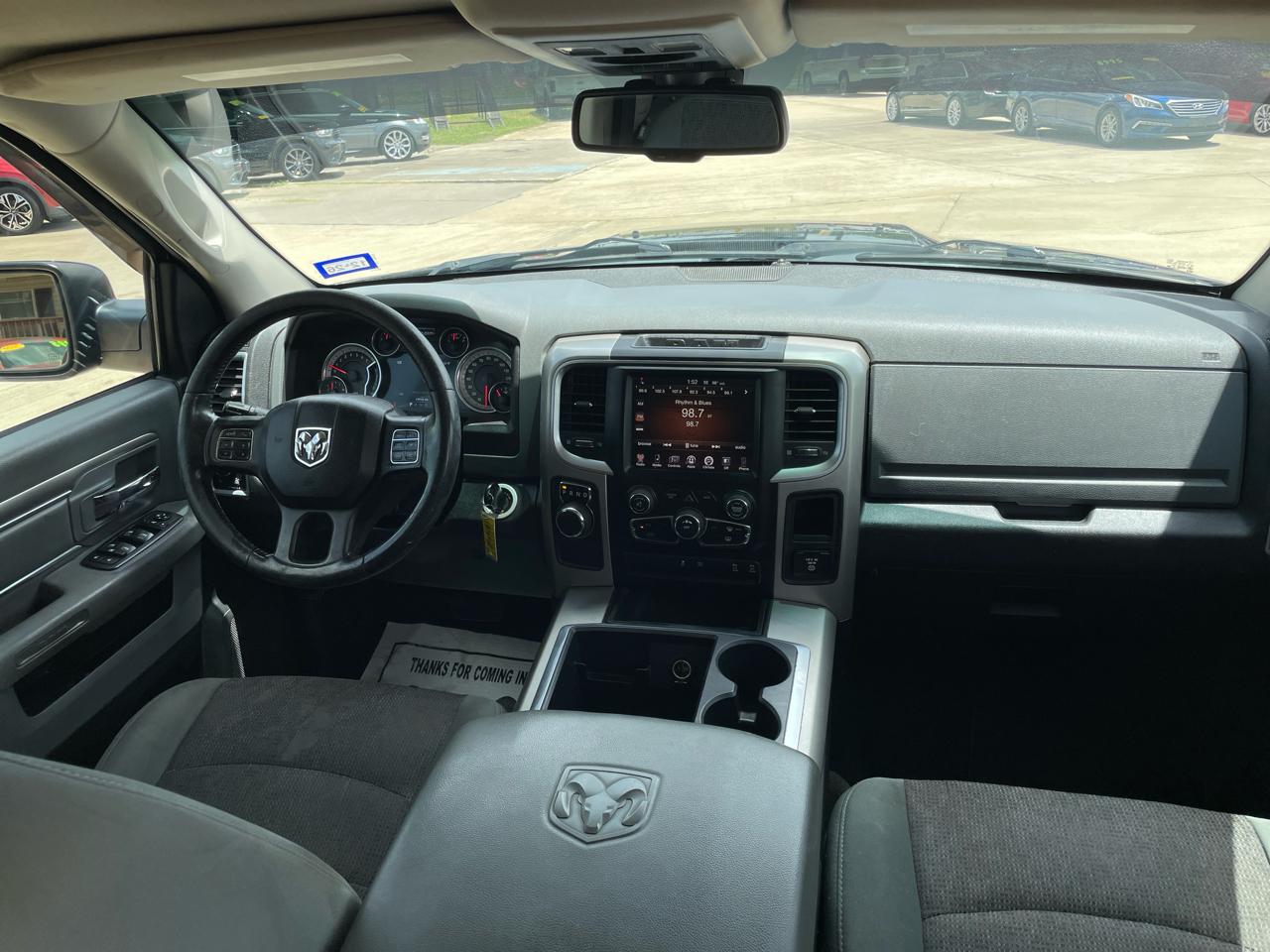RAM 1500 2WD Crew Cab 140.5" Lone Star 2014
