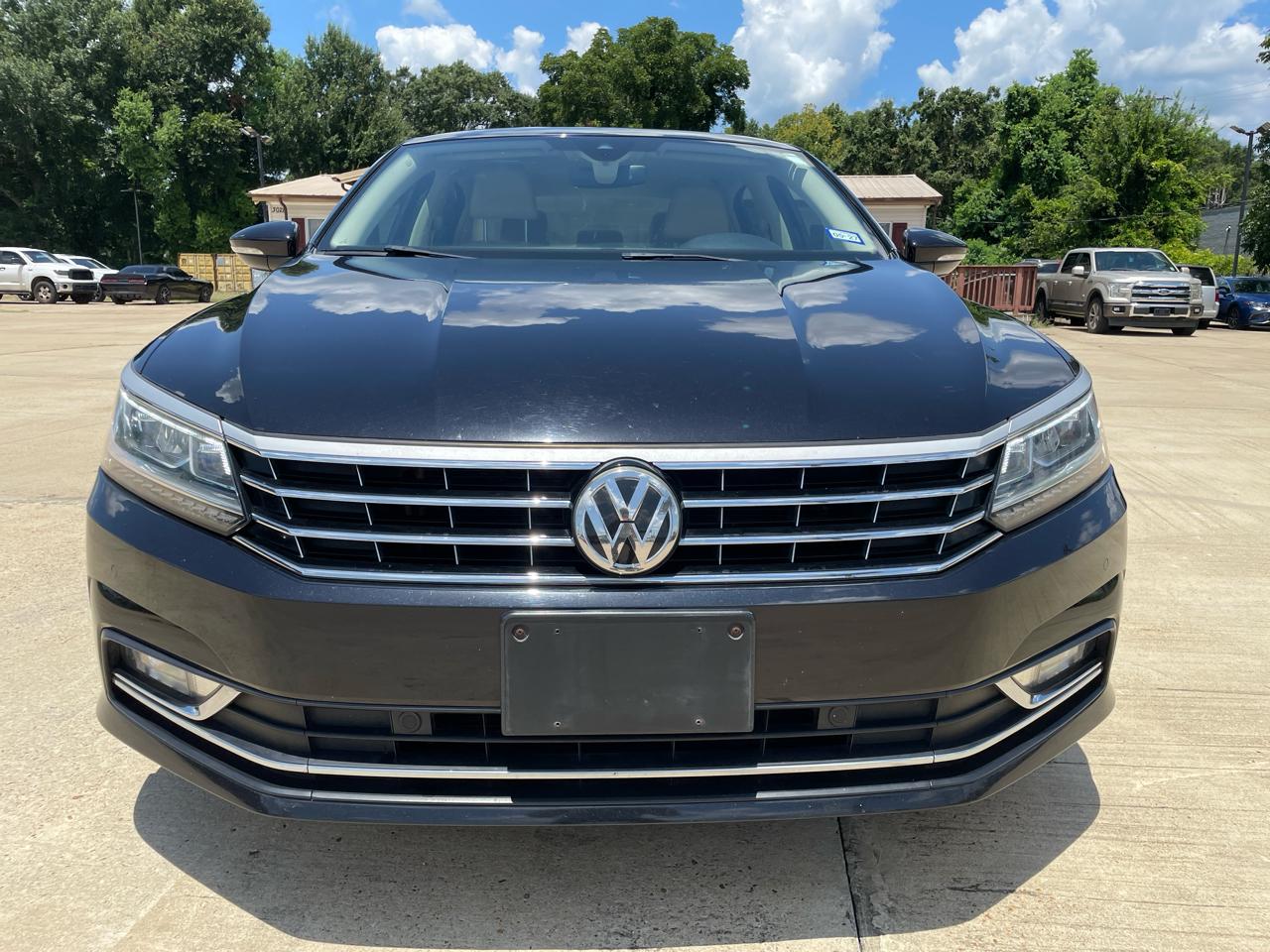 Volkswagen Passat 2.0T SEL Premium Auto 2018
