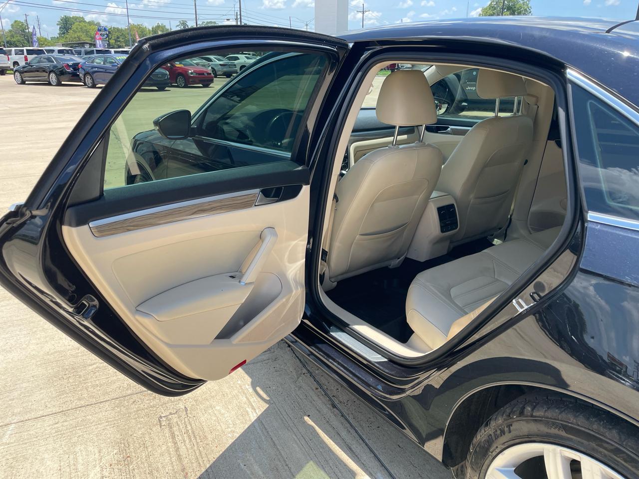 Volkswagen Passat 2.0T SEL Premium Auto 2018