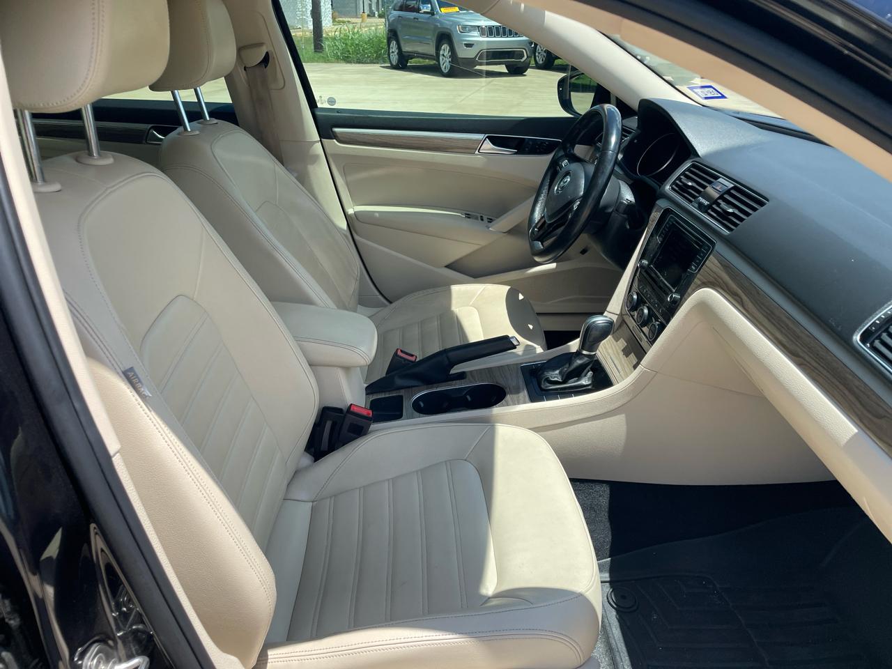 Volkswagen Passat 2.0T SEL Premium Auto 2018