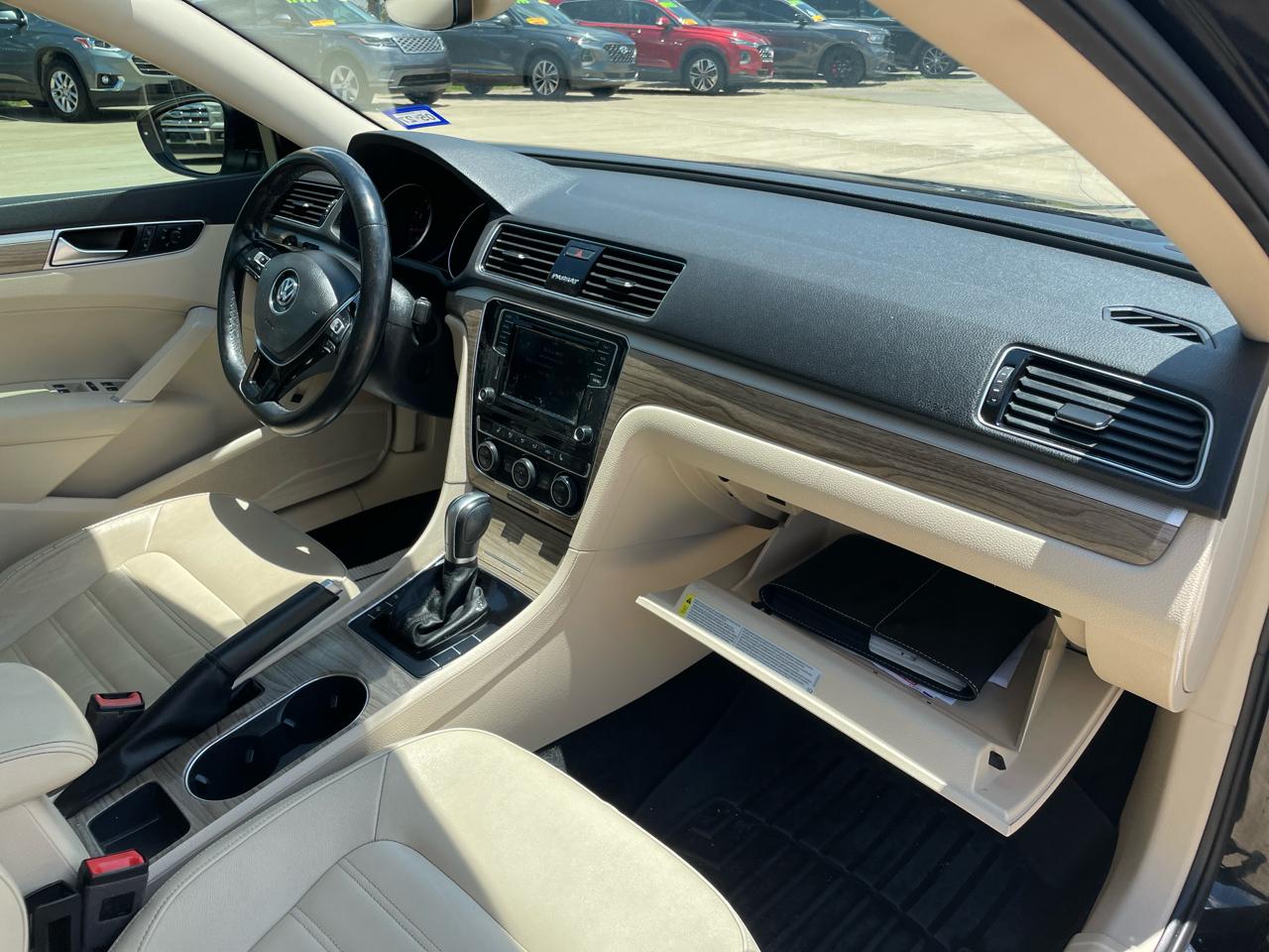 Volkswagen Passat 2.0T SEL Premium Auto 2018