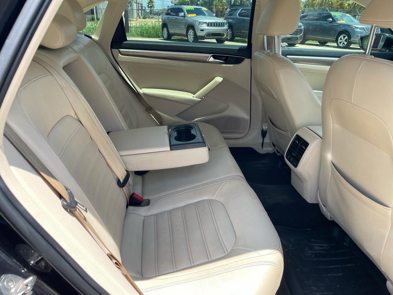 Volkswagen Passat 2.0T SEL Premium Auto 2018