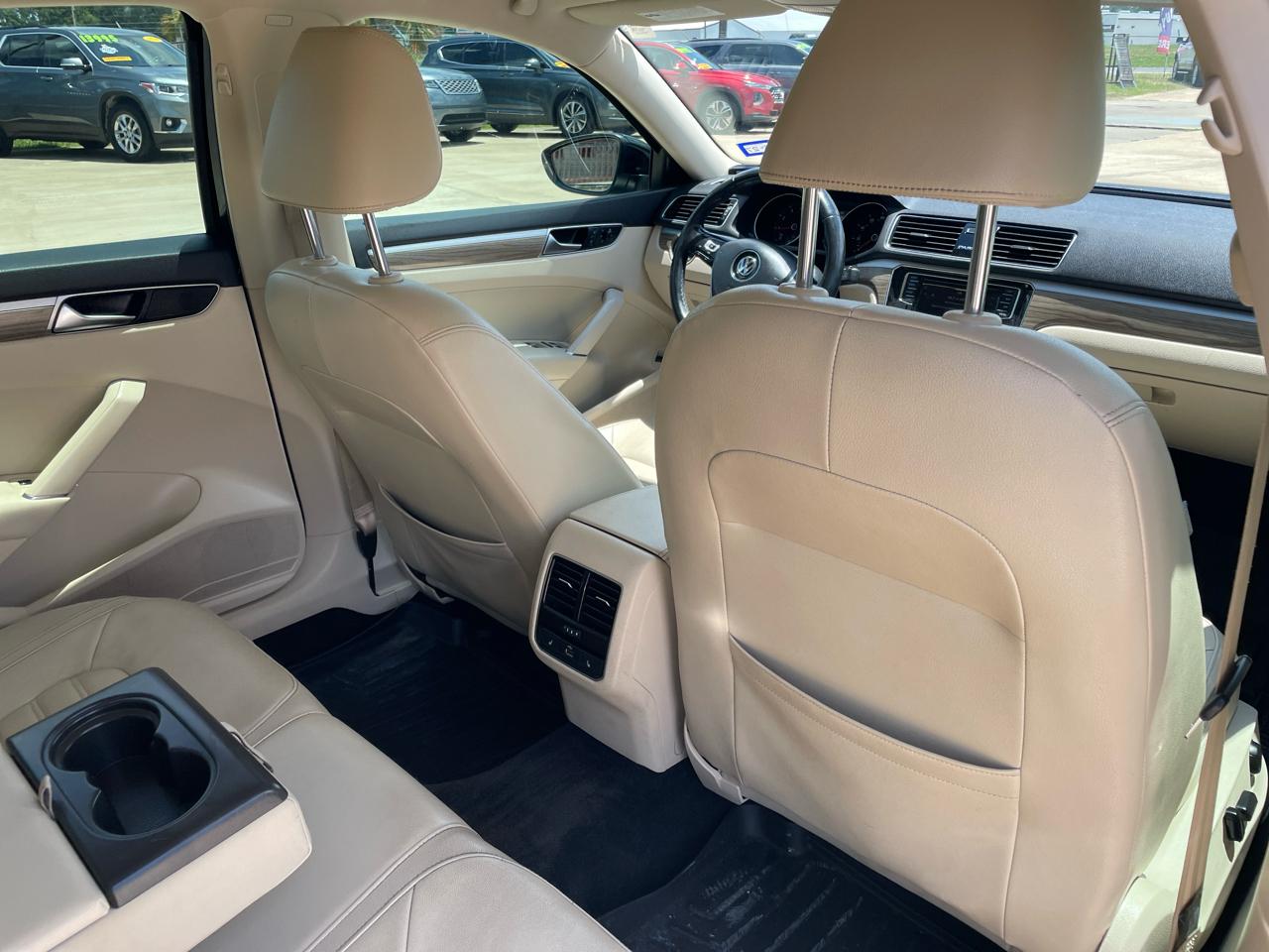 Volkswagen Passat 2.0T SEL Premium Auto 2018