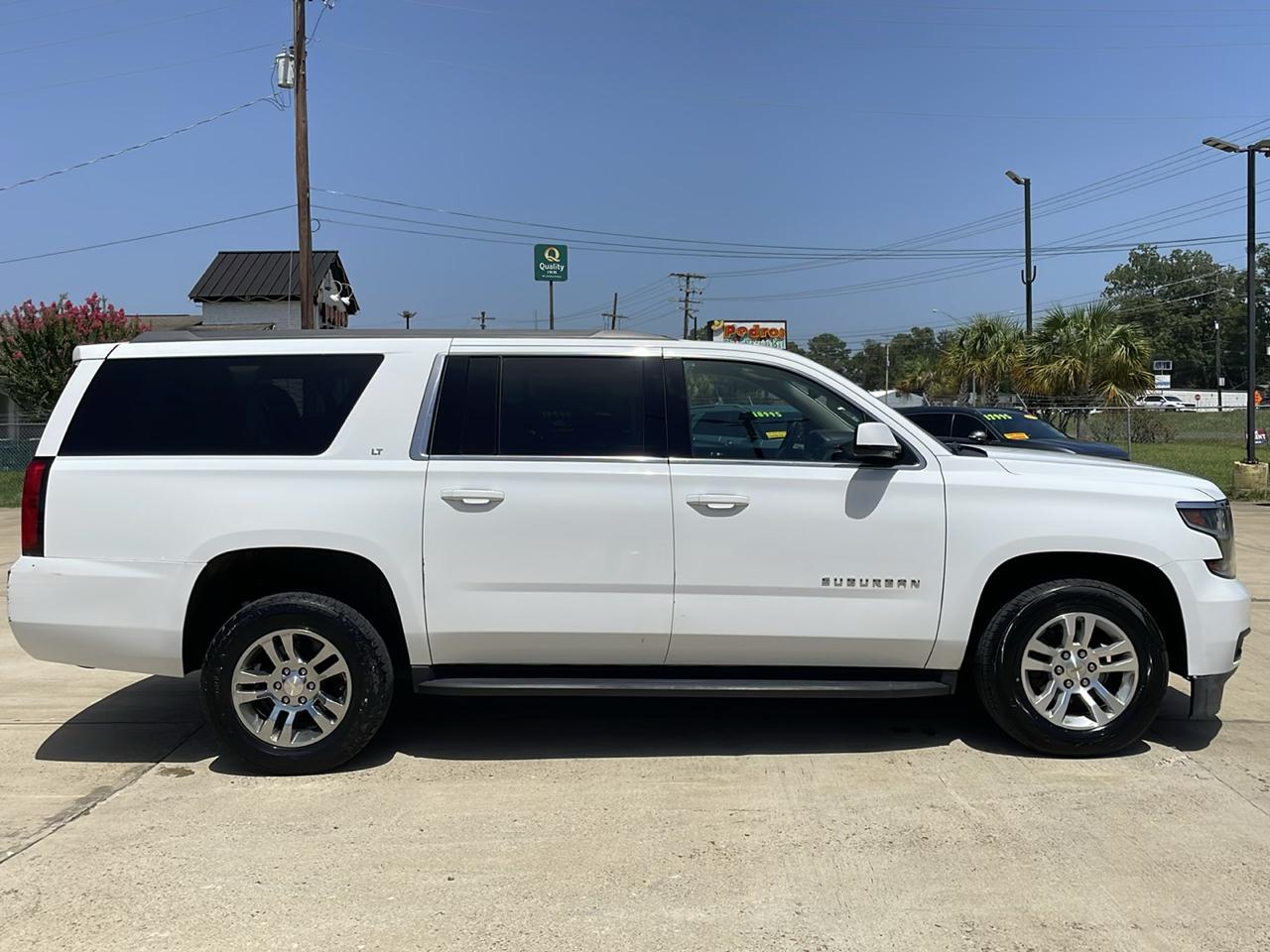 Chevrolet Suburban 2WD 4dr 1500 LT 2018