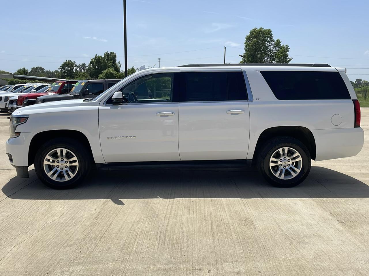 Chevrolet Suburban 2WD 4dr 1500 LT 2018