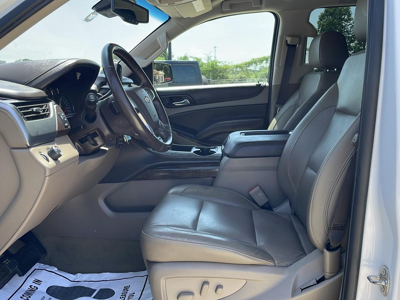 Chevrolet Suburban 2WD 4dr 1500 LT 2018