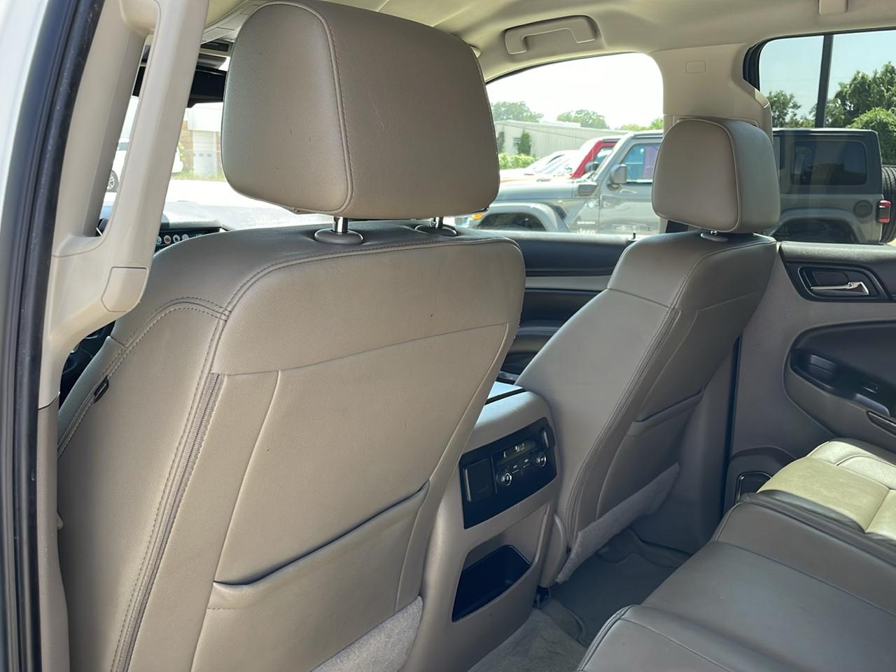 Chevrolet Suburban 2WD 4dr 1500 LT 2018