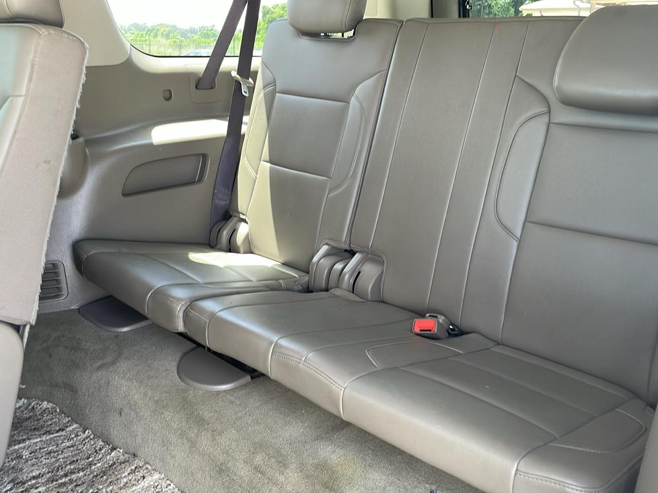Chevrolet Suburban 2WD 4dr 1500 LT 2018