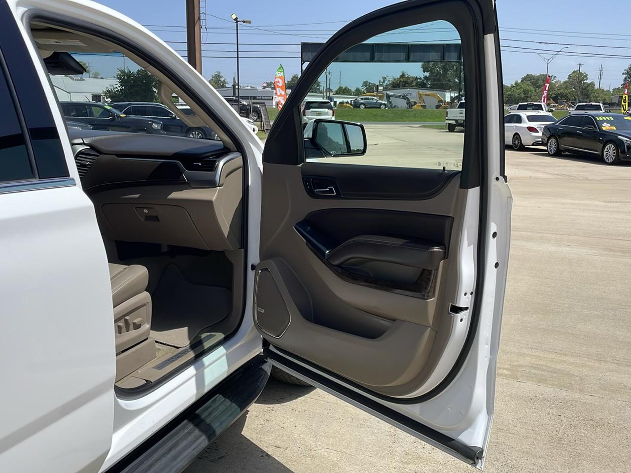 Chevrolet Suburban 2WD 4dr 1500 LT 2018