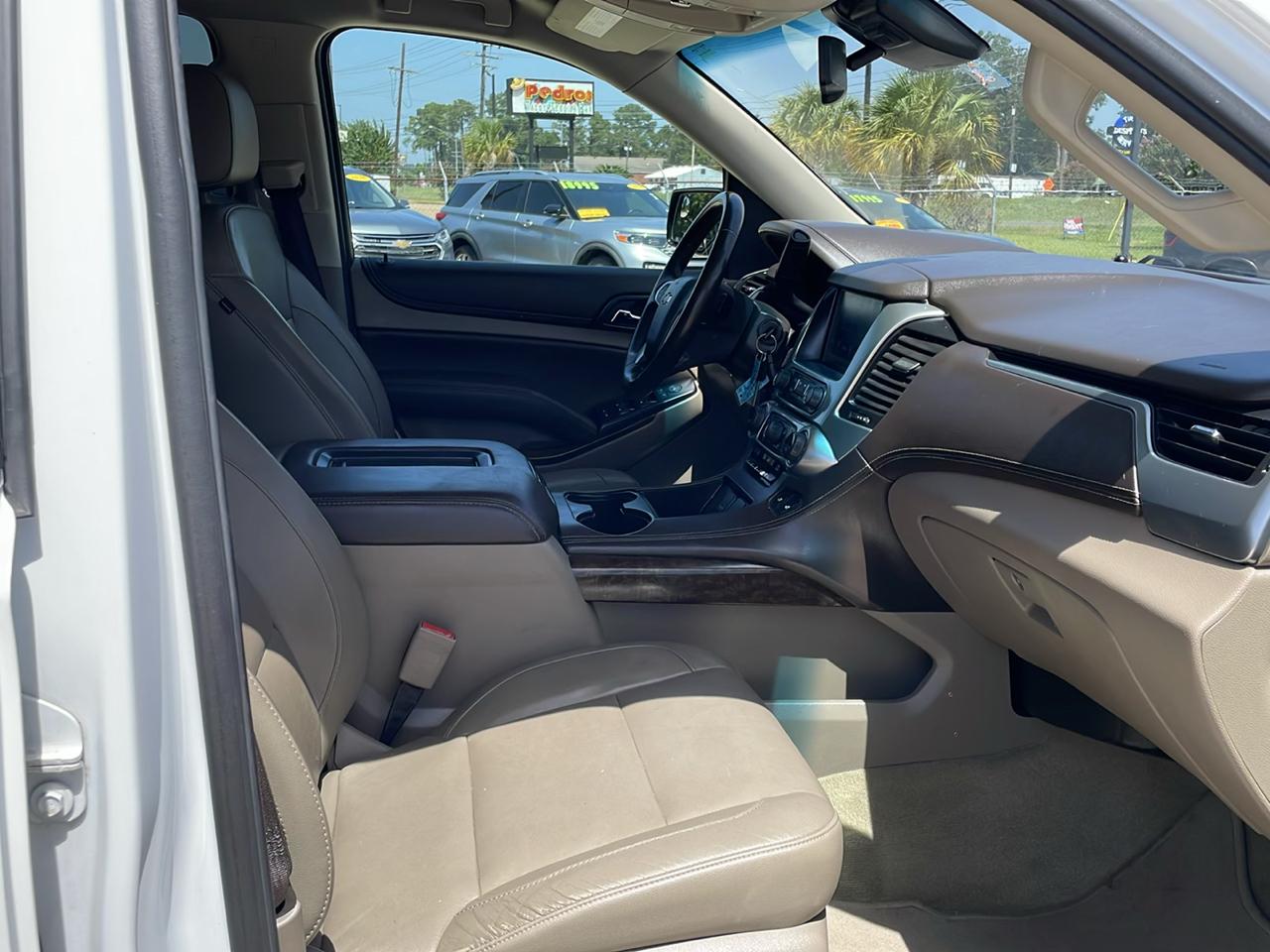 Chevrolet Suburban 2WD 4dr 1500 LT 2018