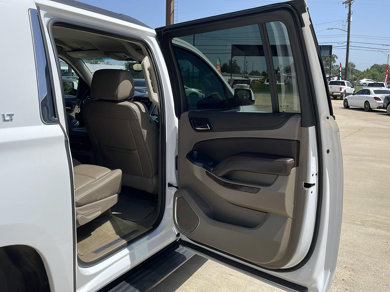Chevrolet Suburban 2WD 4dr 1500 LT 2018